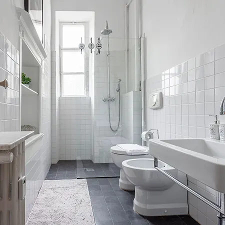 Апартаменты Joivy Elegant Flat With Balcony Милан