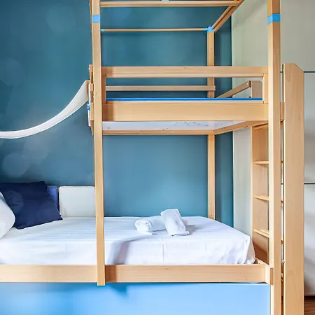 Joivy Elegant Flat With Balcony * Милан