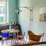 Daire Joivy Elegant Flat With Balcony
