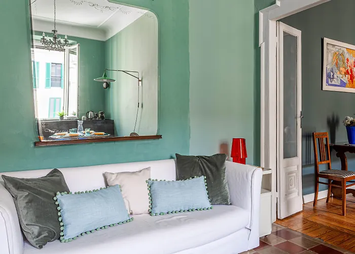 Joivy Elegant Flat With Balcony Apartament